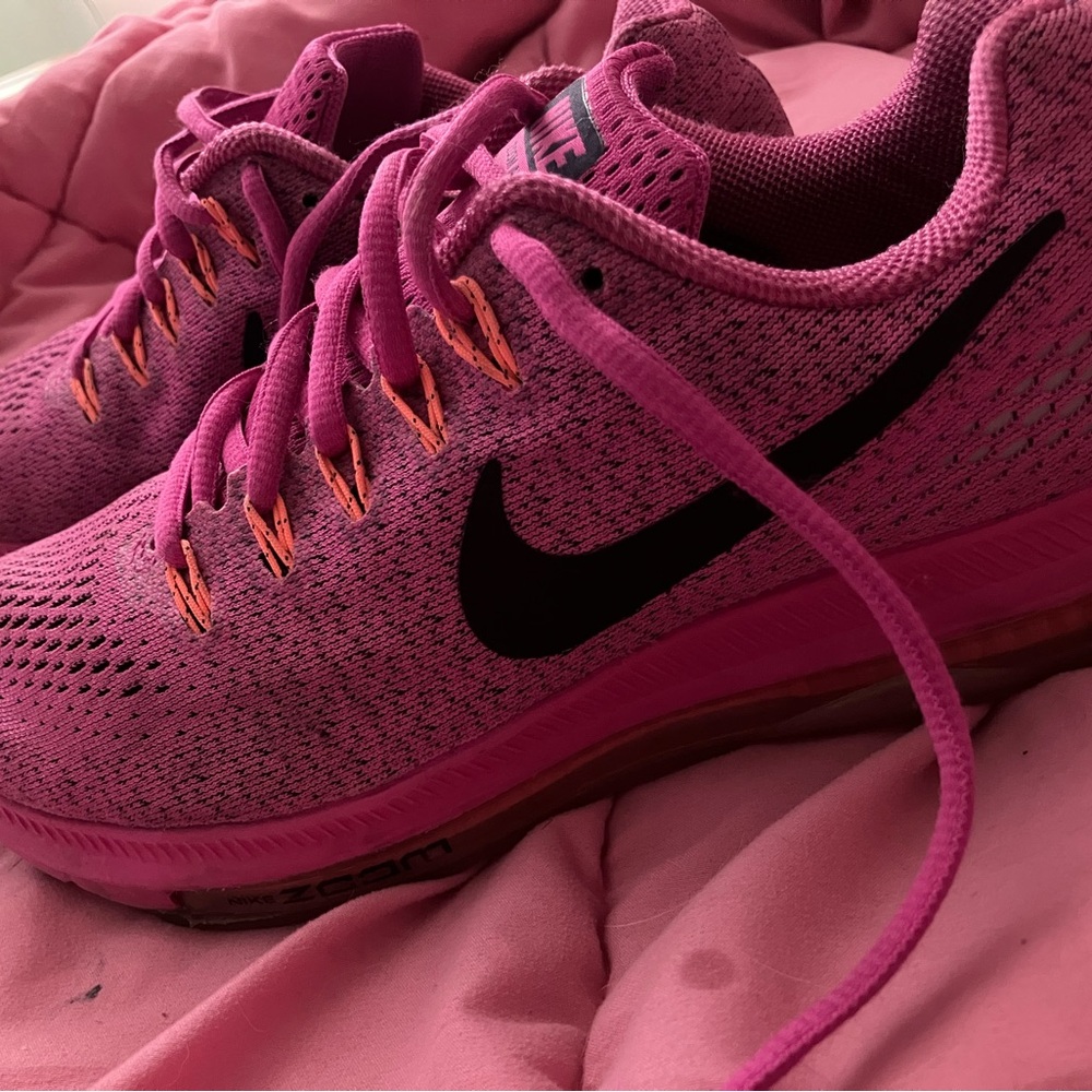 Pink NIKE ZOOMs